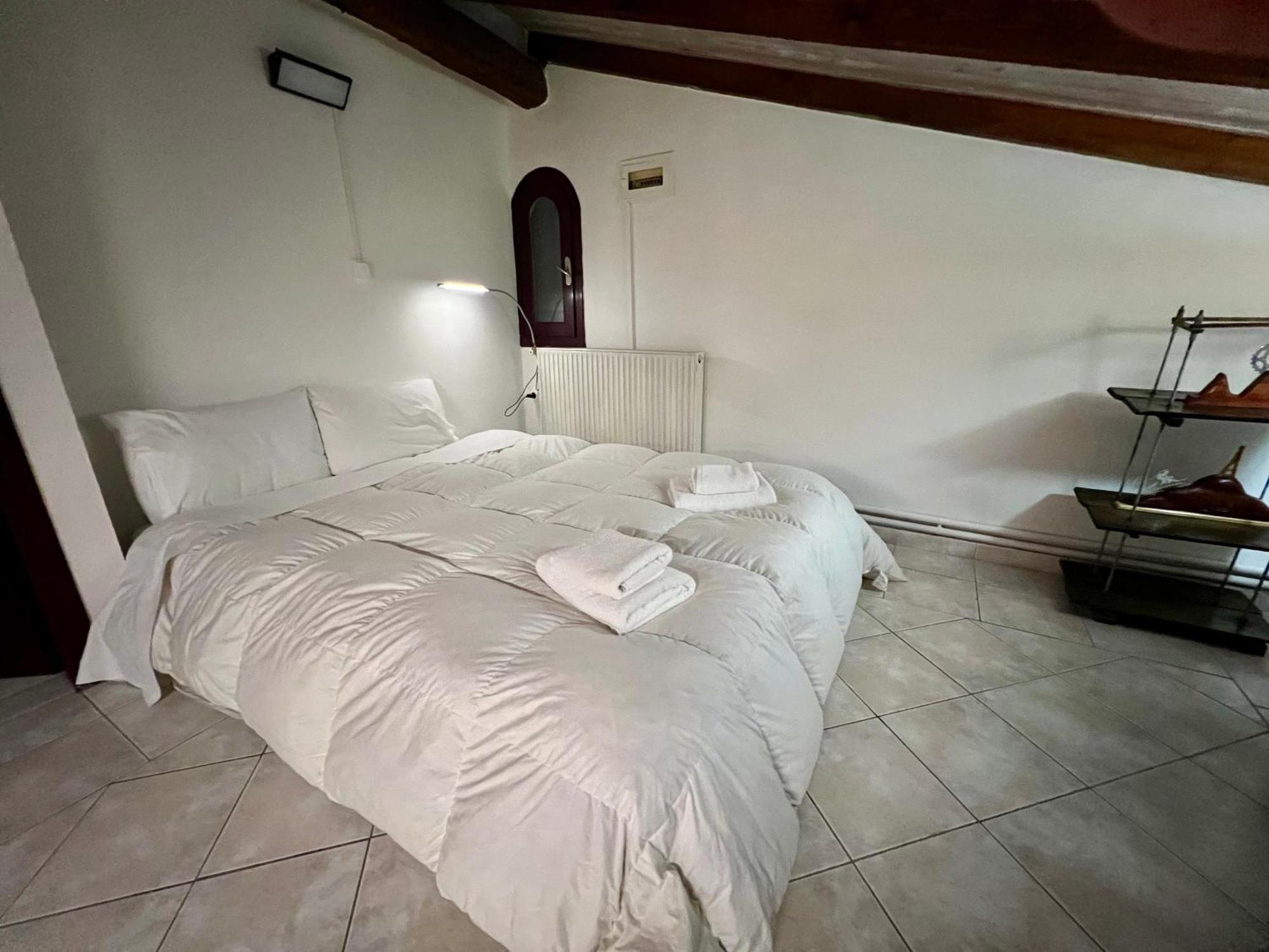 Σοφιτα Ξυλο Μεταλο Γυαλι Apartment Alykes Potamou Exterior photo